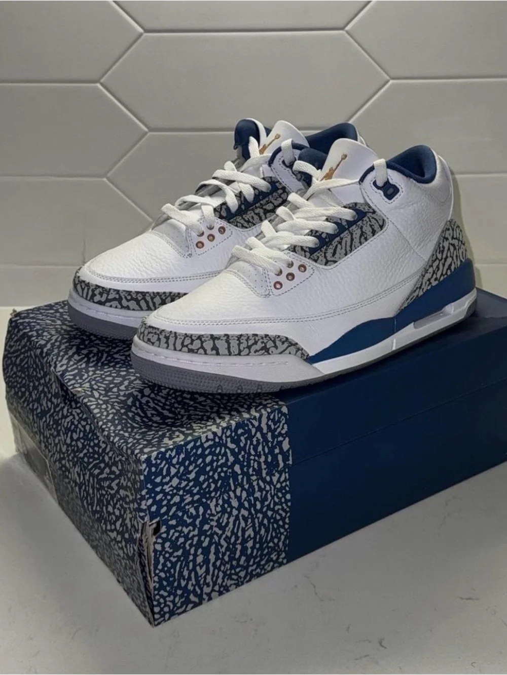 Jordan 3 - Wizard Size 8 Men’s